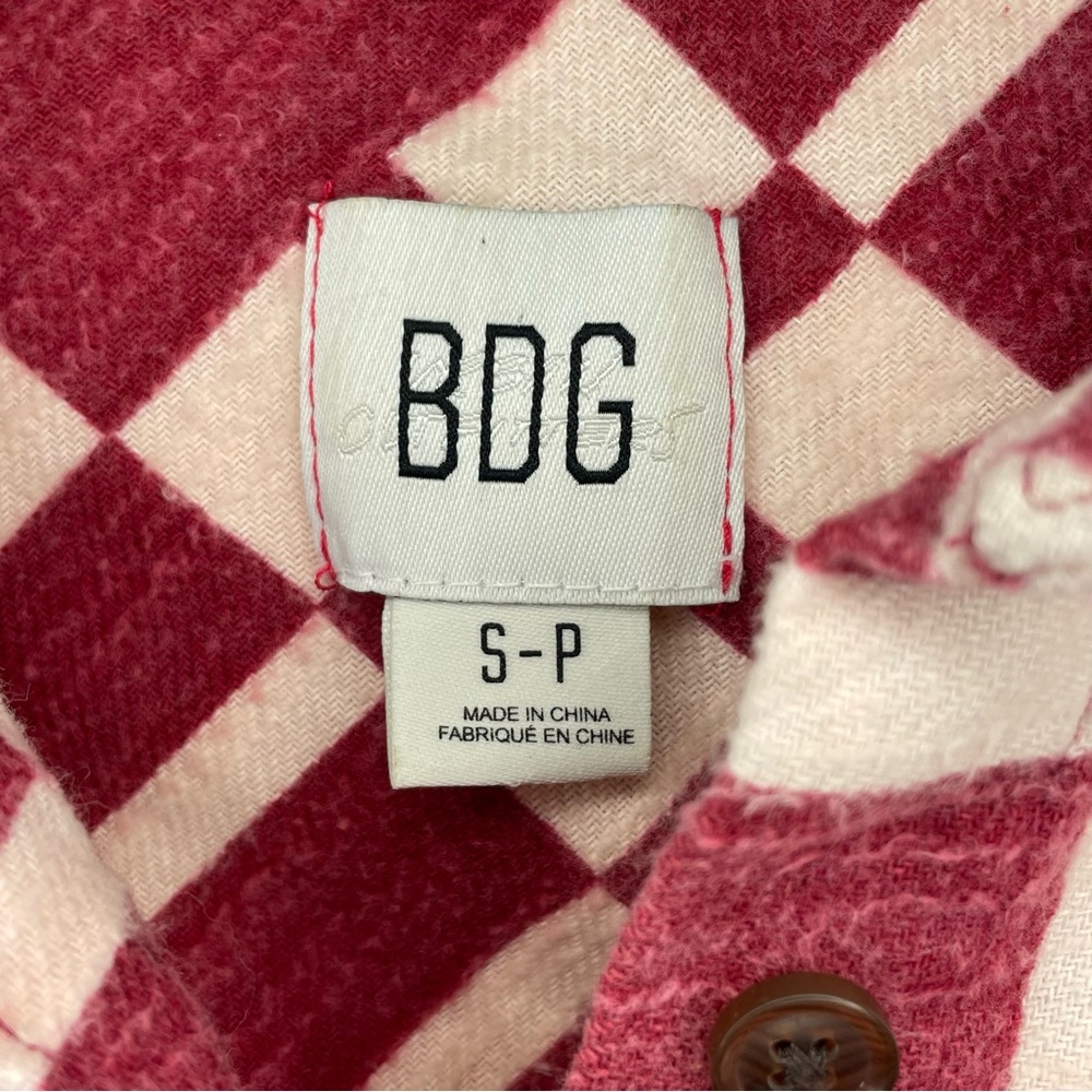 Urban Outfitters BDG Red White Checkered Caleb Crop Flannel Button Down Shirt - Picture 6 of 8